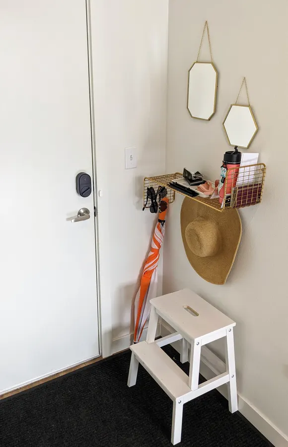 Edison 509 furnished rental — photo 17