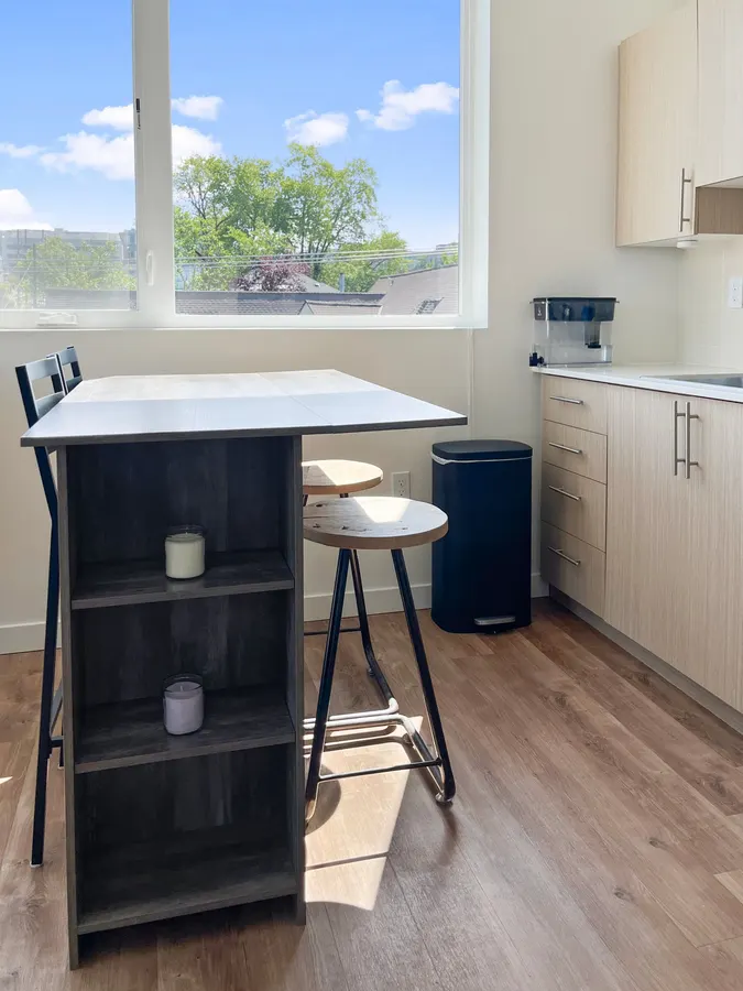 Edison 510 furnished rental — photo 5