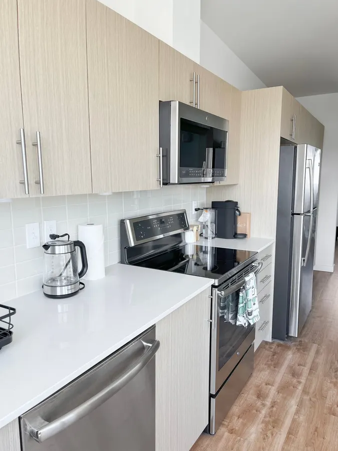 Edison 510 furnished rental — photo 6