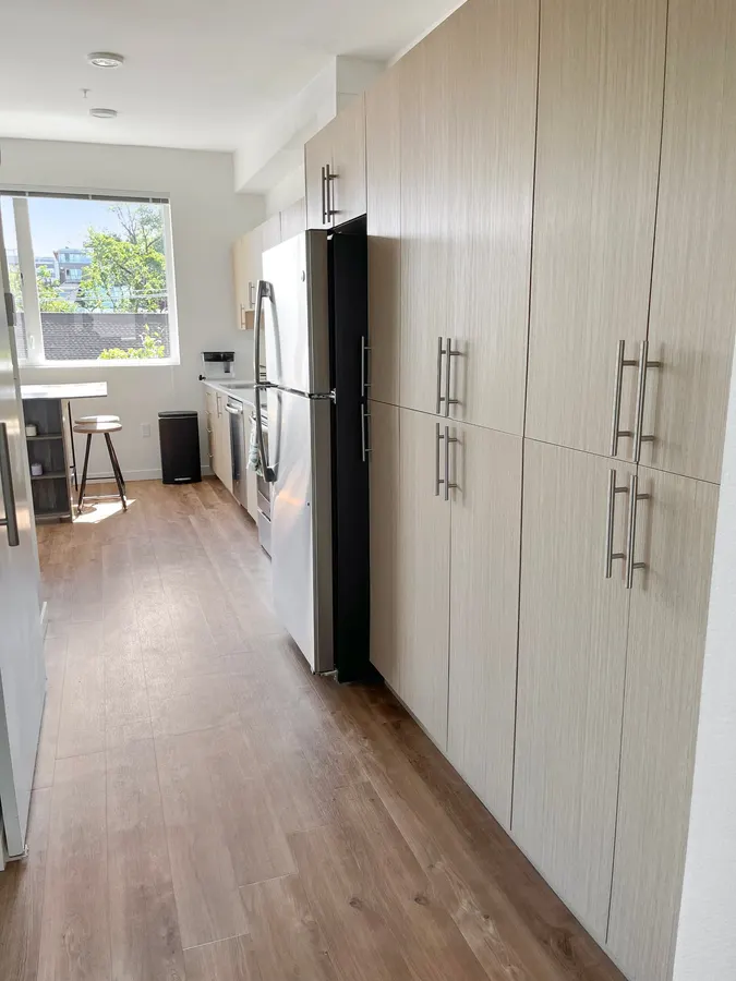 Edison 510 furnished rental — photo 8