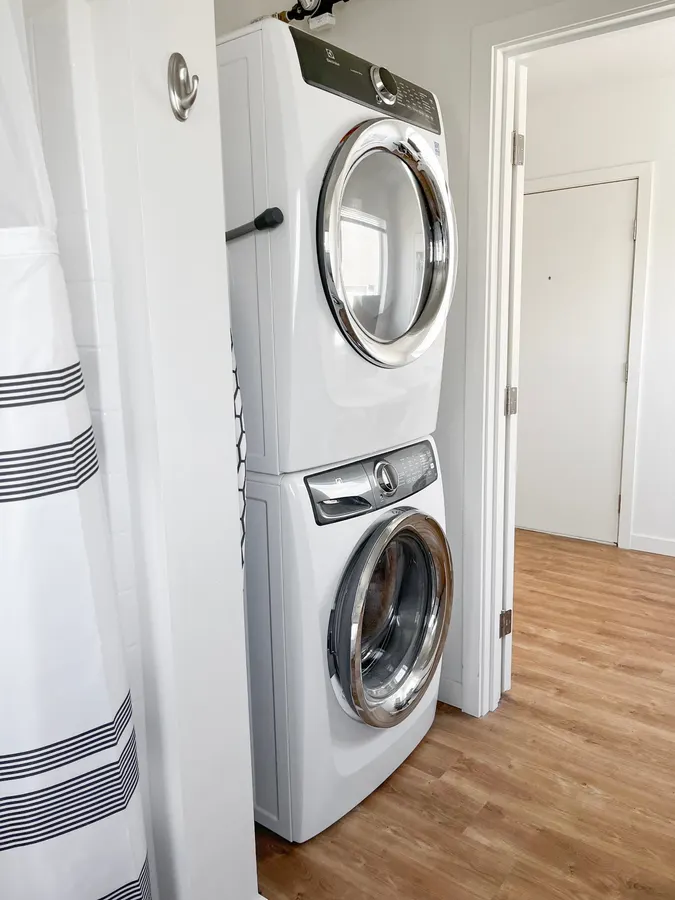 Edison 510 furnished rental — photo 13